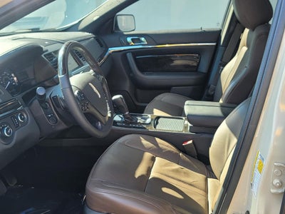 2016 Lincoln MKS Base