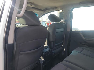 2014 Nissan Titan SV
