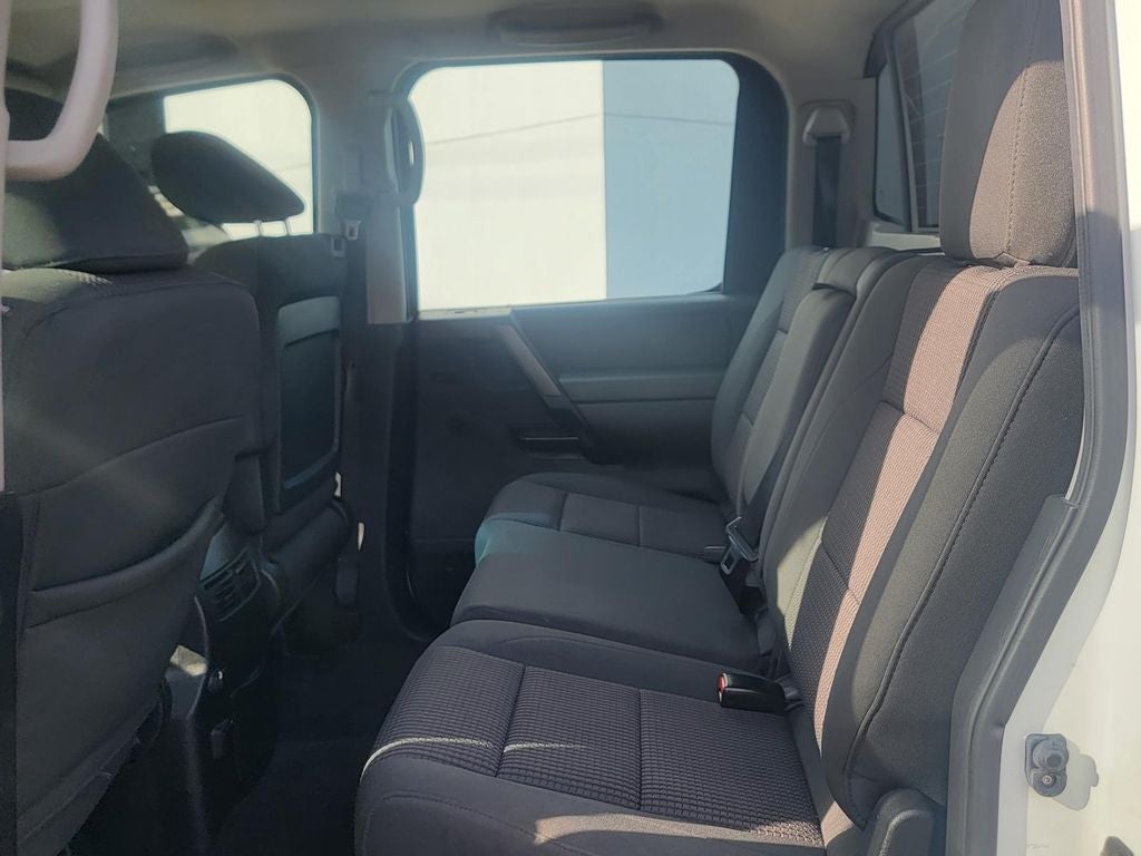 2014 Nissan Titan SV