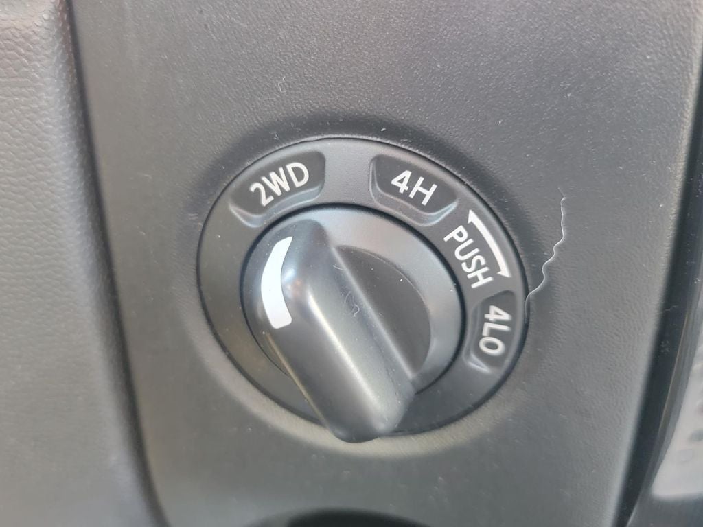 2014 Nissan Titan SV
