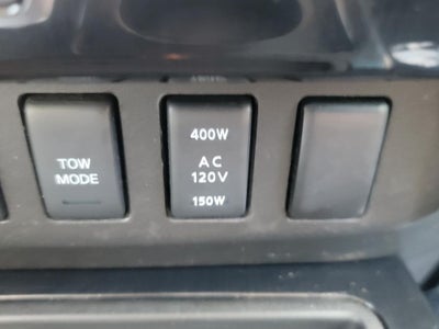 2014 Nissan Titan SV