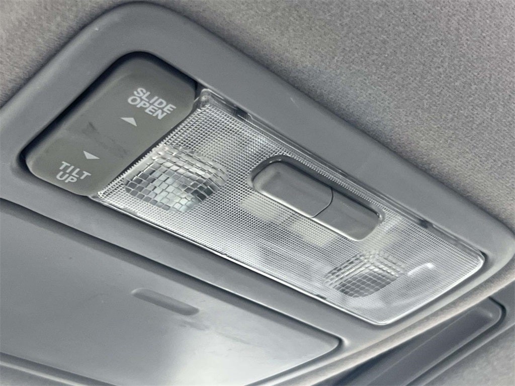 2004 Toyota Avalon Base