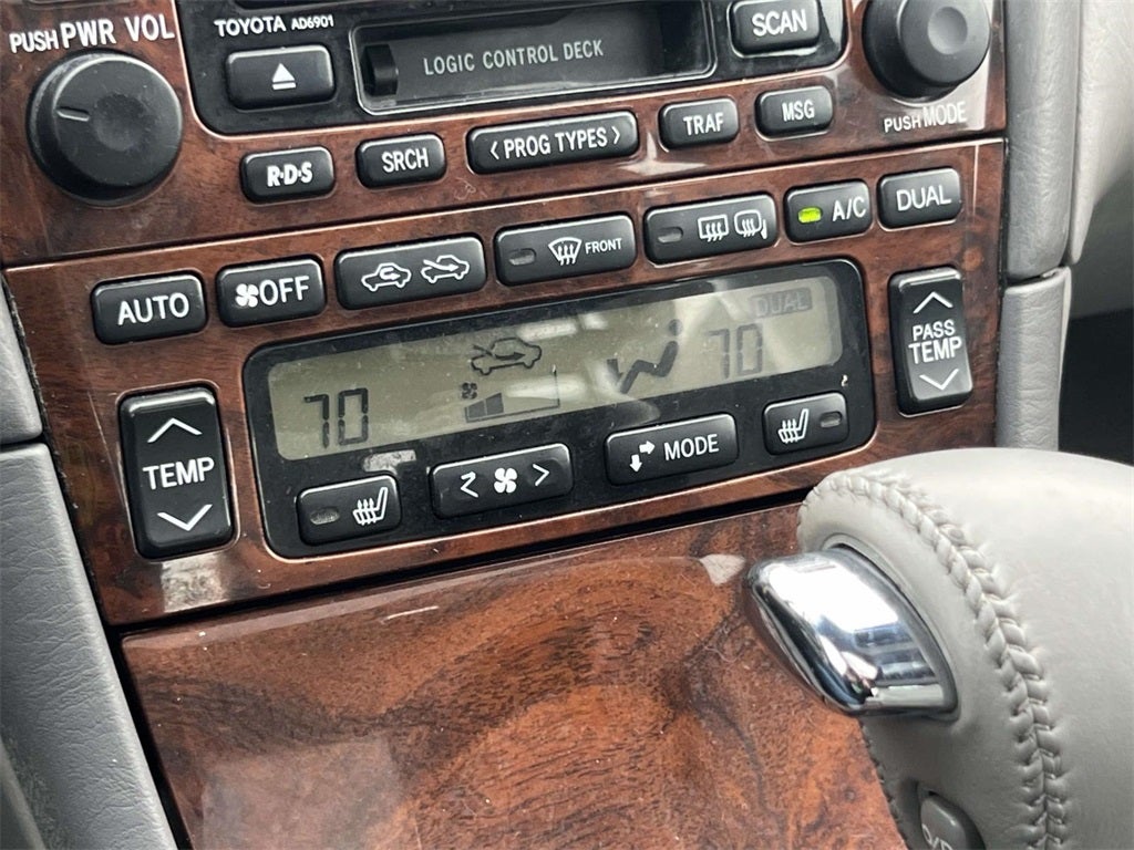 2004 Toyota Avalon Base