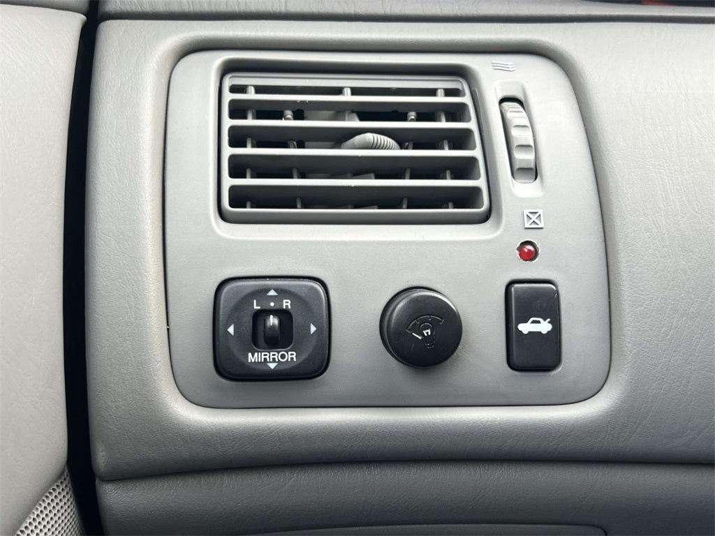 2004 Toyota Avalon Base