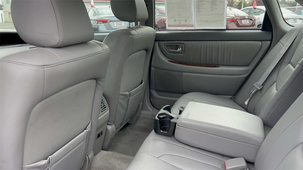 2004 Toyota Avalon Base