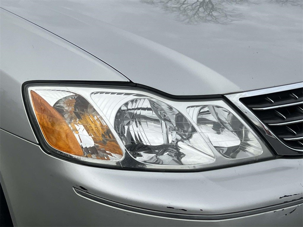 2004 Toyota Avalon Base