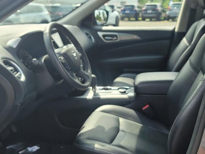 2020 Nissan Pathfinder SL