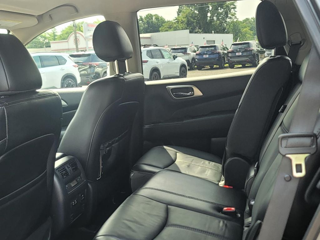 2020 Nissan Pathfinder SL