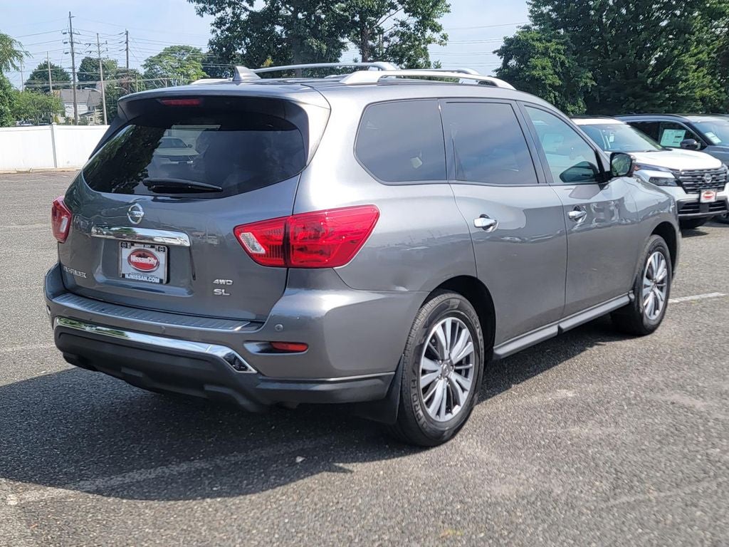 2020 Nissan Pathfinder SL