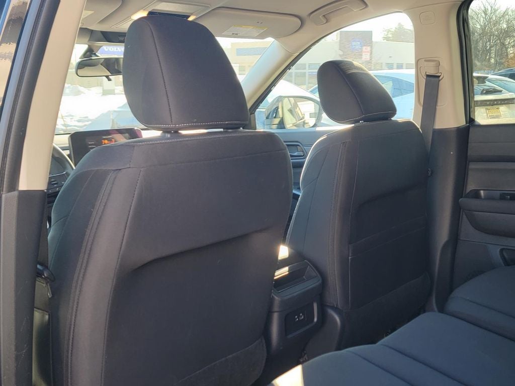 2025 Nissan Pathfinder S