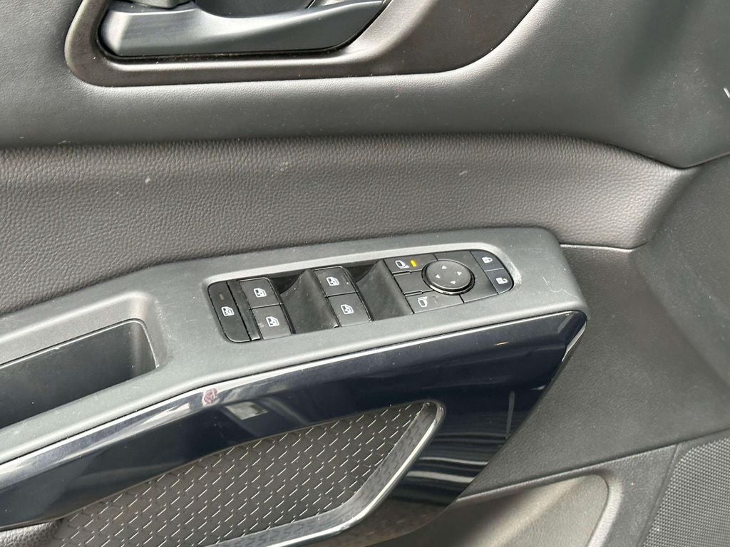 2024 Nissan Pathfinder S