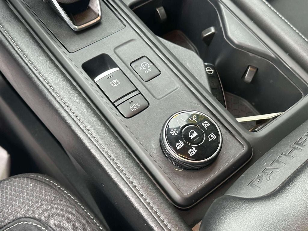 2024 Nissan Pathfinder S