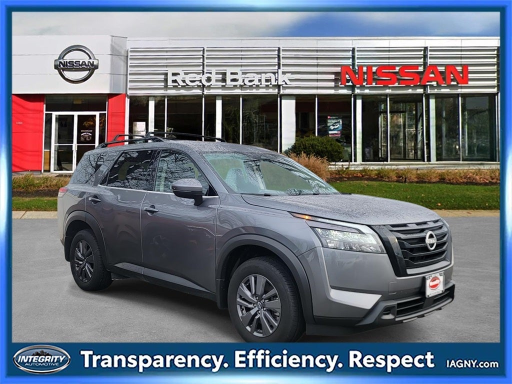 2025 Nissan Pathfinder SV