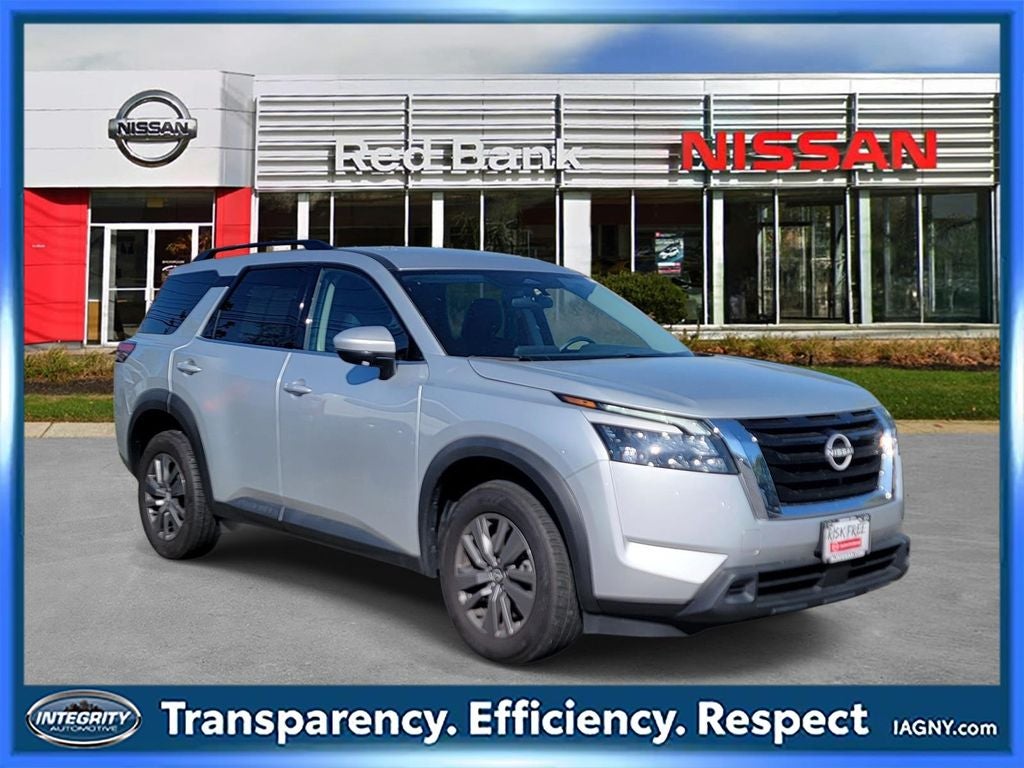 2024 Nissan Pathfinder SV