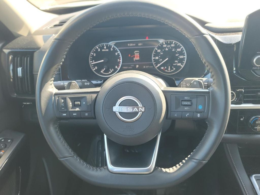 2024 Nissan Pathfinder SV