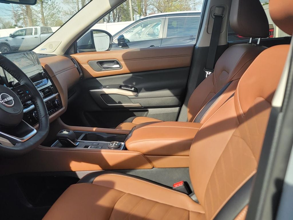 2024 Nissan Pathfinder Platinum