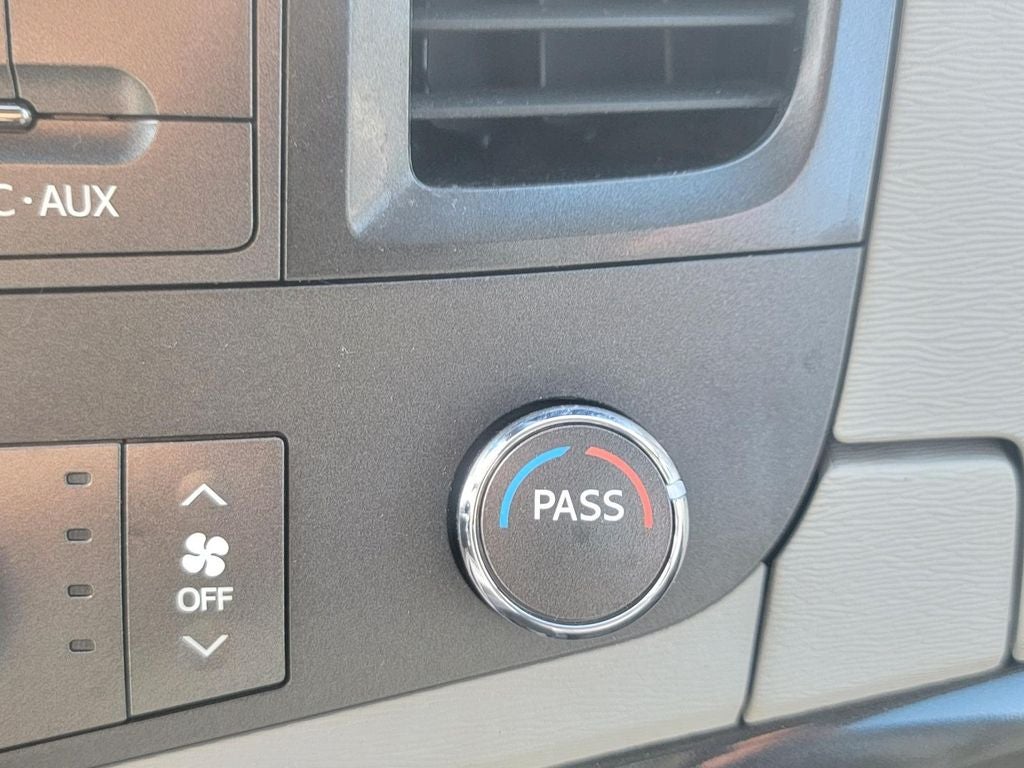 2014 Toyota Sienna L 7 Passenger