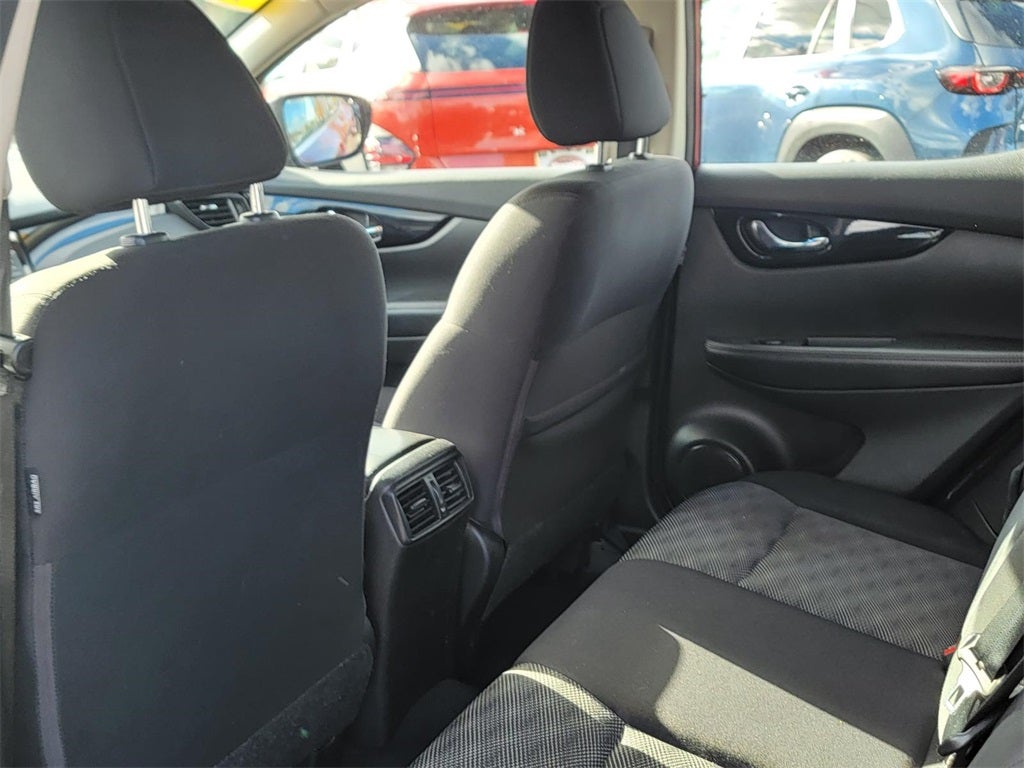 2022 Nissan Rogue Sport SV