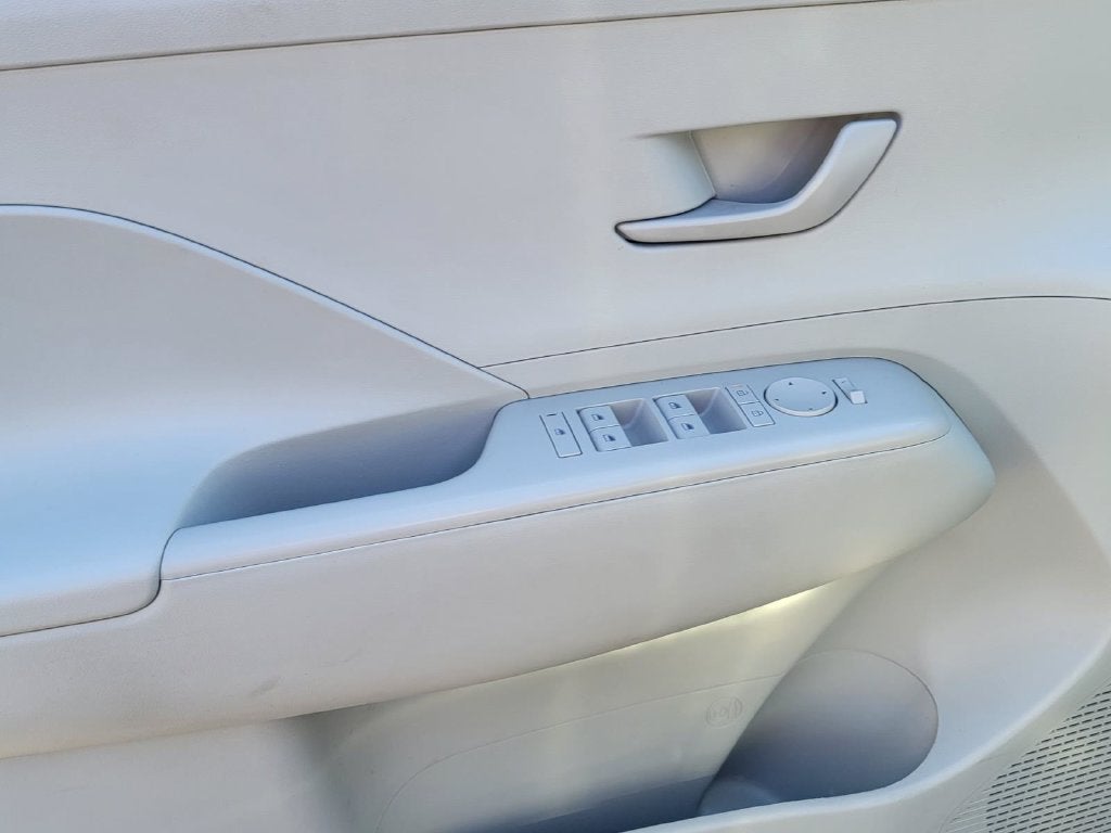 2024 Hyundai KONA SE