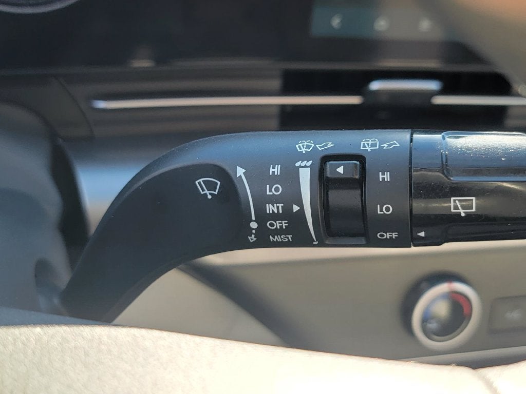 2024 Hyundai KONA SE