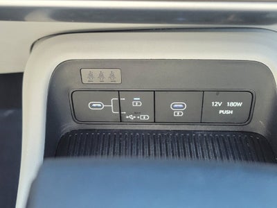 2024 Hyundai KONA SE