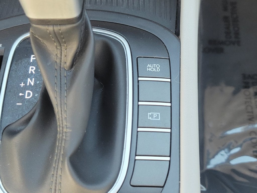 2024 Hyundai KONA SE