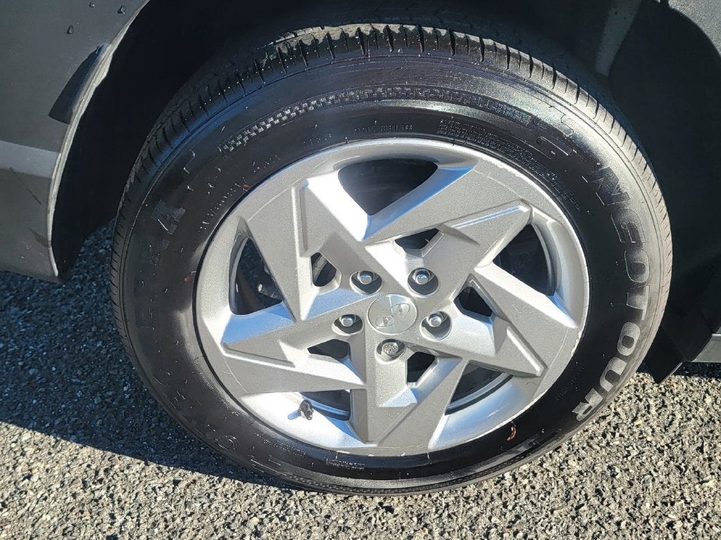 2024 Hyundai KONA SE