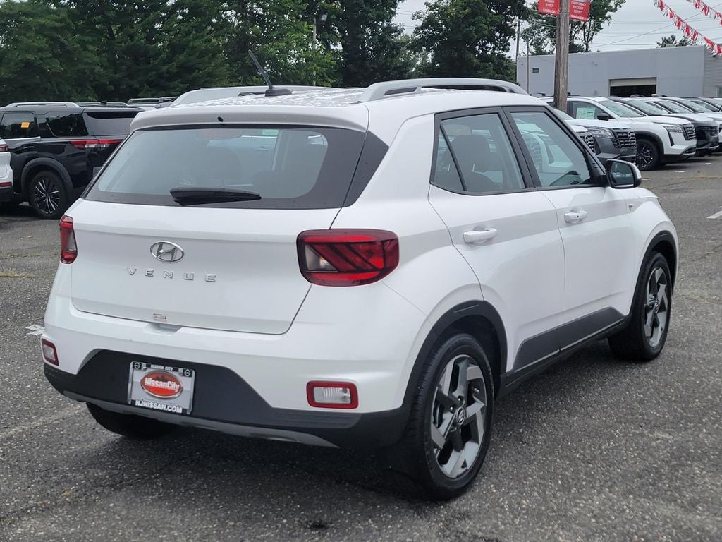 2025 Hyundai VENUE SEL