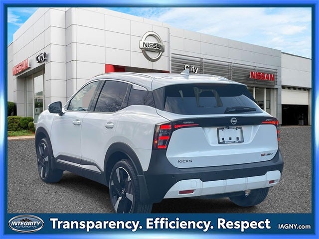 2025 Nissan Kicks SR