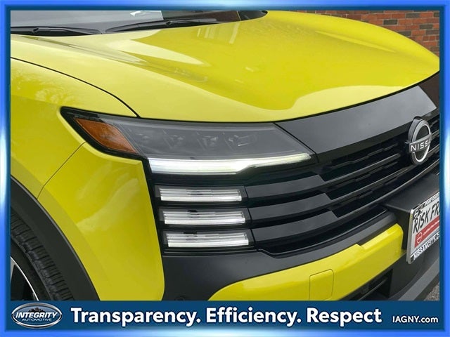 2025 Nissan Kicks SR