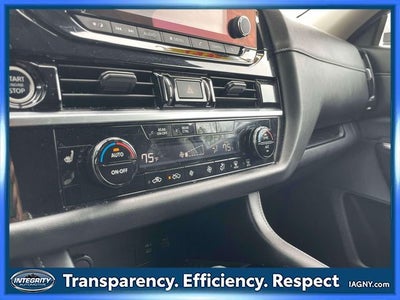 2022 Nissan Pathfinder SV