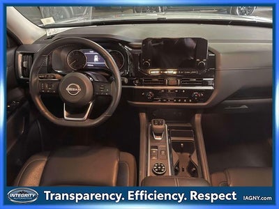 2025 Nissan Pathfinder SL 4WD