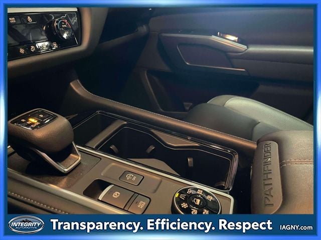 2025 Nissan Pathfinder SL 4WD