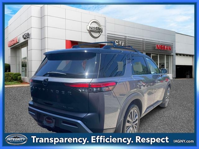 2023 Nissan Pathfinder SL