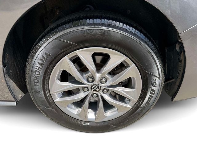 2022 Toyota Sienna LE 8 Passenger