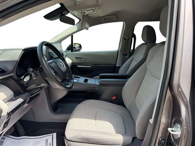2022 Toyota Sienna LE 8 Passenger