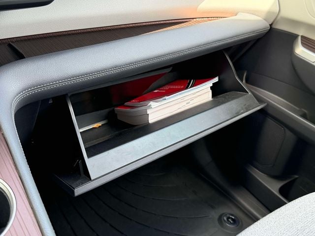 2022 Toyota Sienna LE 8 Passenger