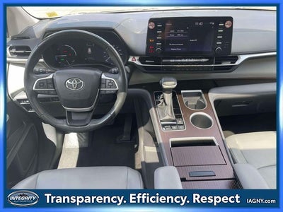 2024 Toyota Sienna XLE 8 Passenger