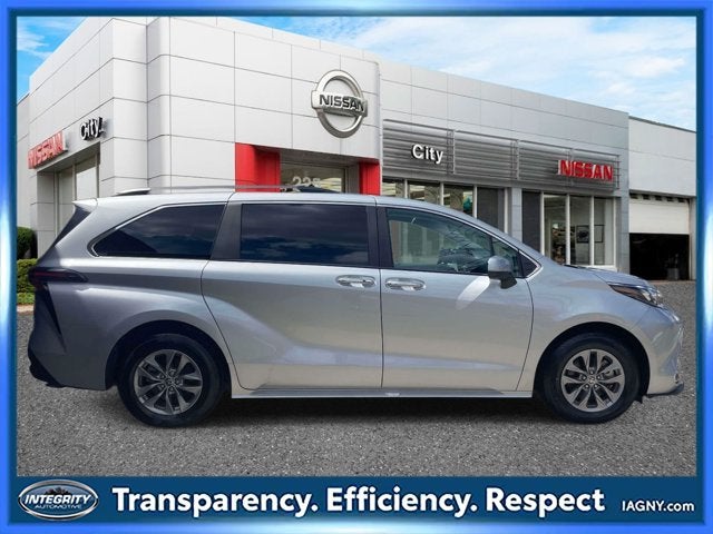 2024 Toyota Sienna XLE 8 Passenger