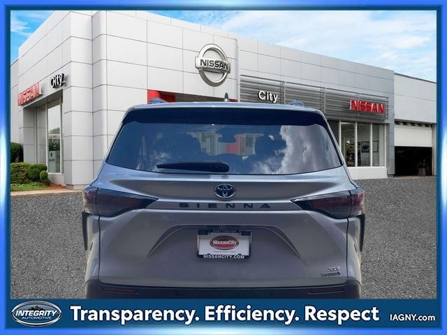 2024 Toyota Sienna XLE 8 Passenger