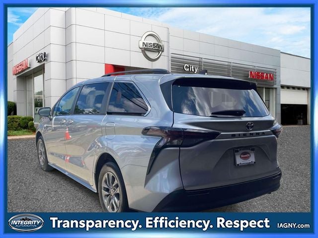 2024 Toyota Sienna XLE 8 Passenger