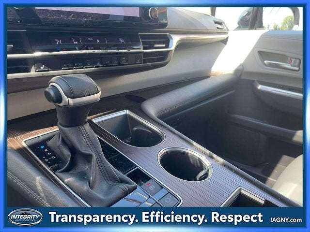 2023 Toyota Sienna XLE 8 Passenger