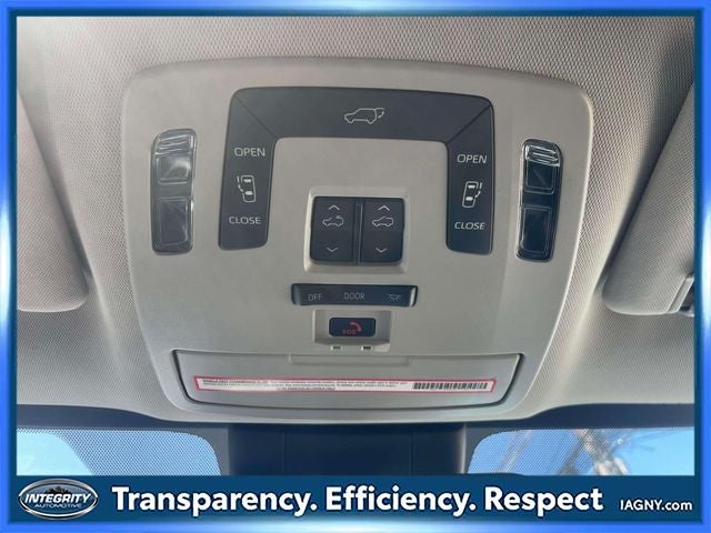 2023 Toyota Sienna XLE 8 Passenger