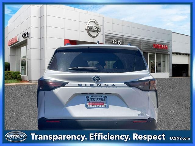 2023 Toyota Sienna XLE 8 Passenger