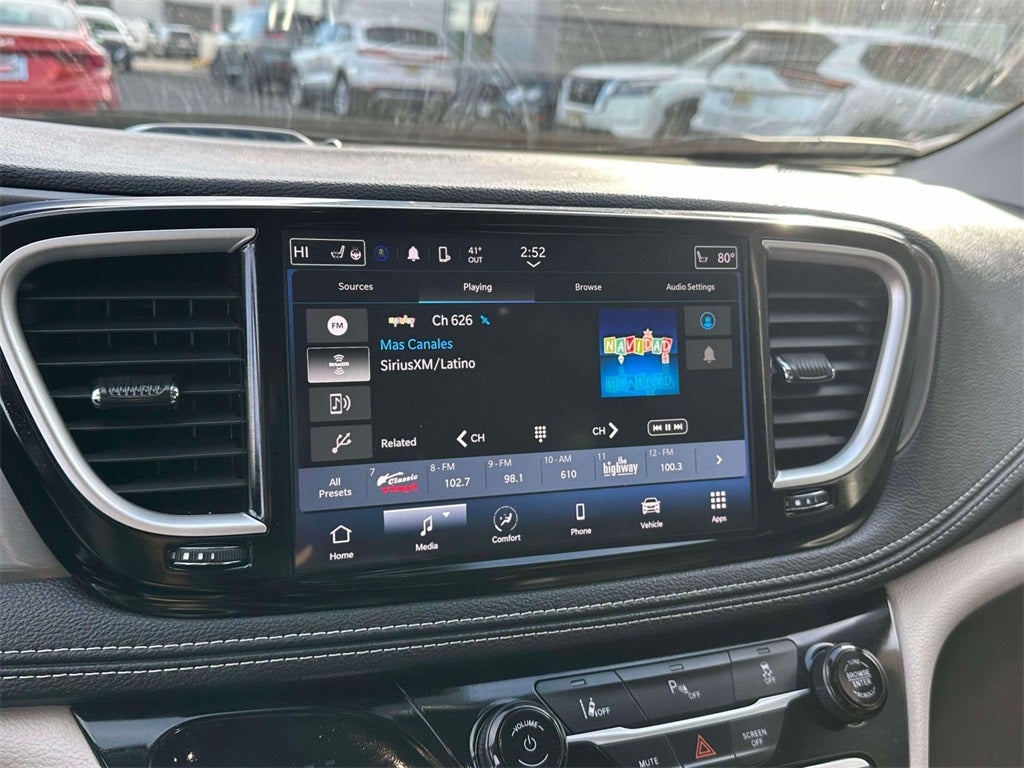 2023 Chrysler Pacifica Hybrid Touring L