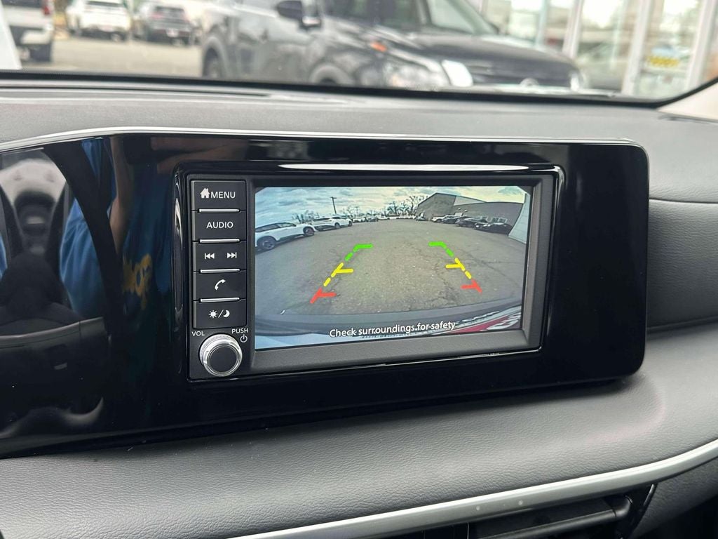 2025 Nissan Kicks S