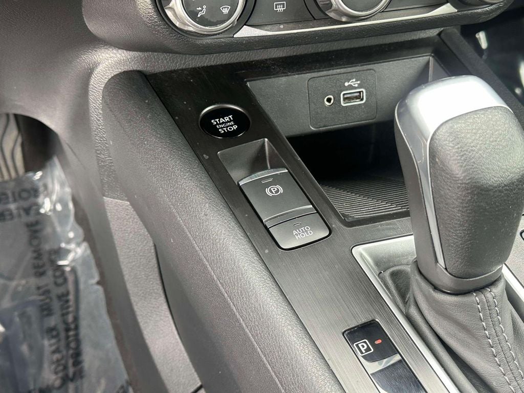 2025 Nissan Kicks S