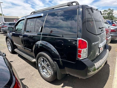 2008 Nissan Pathfinder LE