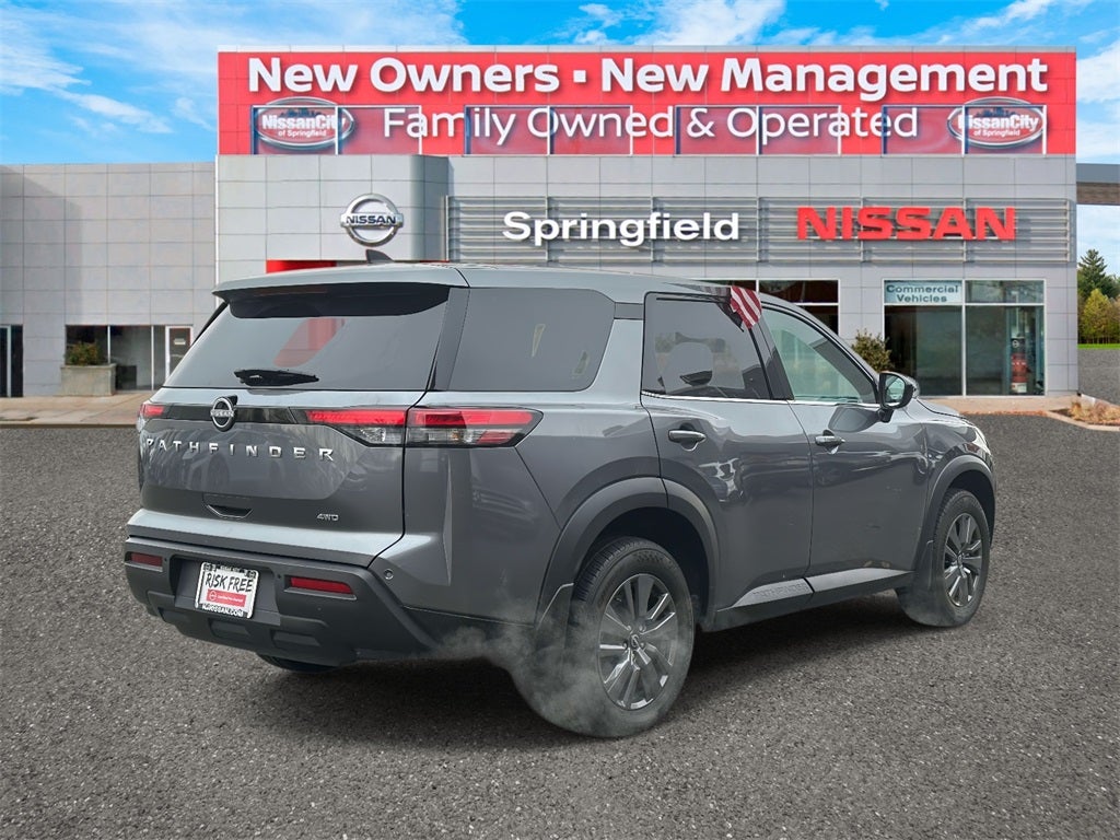 2024 Nissan Pathfinder S