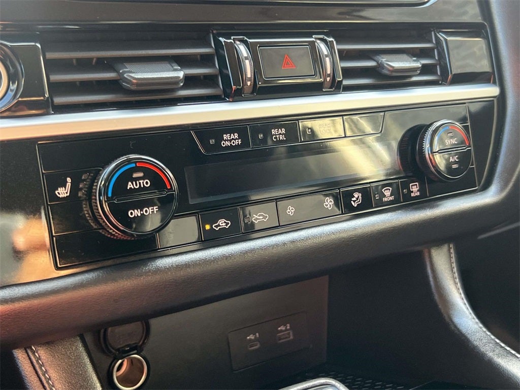 2024 Nissan Pathfinder SV